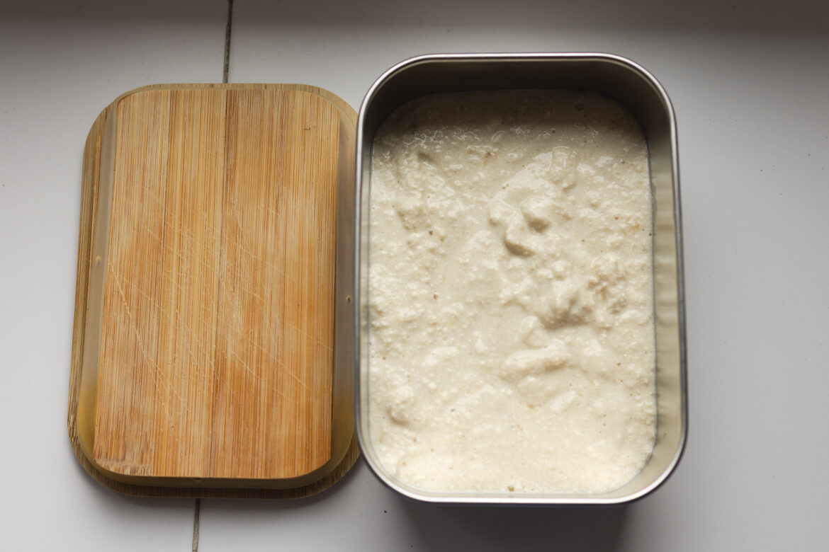 Veganský tvaroh z tofu v krabičce